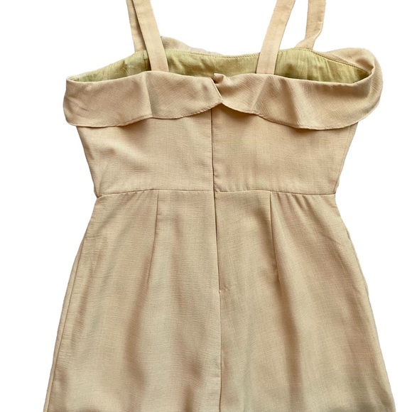 NWT essue Women’s mustard jumpsuit with straps and asymmetrical buttons - Sz S - Picture 13 of 13
